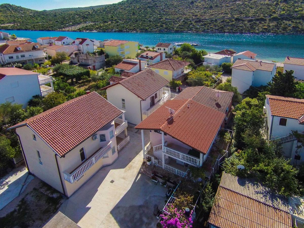 Вилла House Lucija Рогозница Экстерьер фото